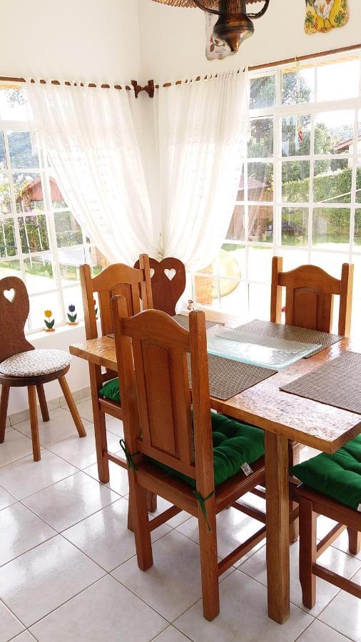 Casa Das Glicinias Perto Do Centro Villa Monte Verde  Eksteriør billede