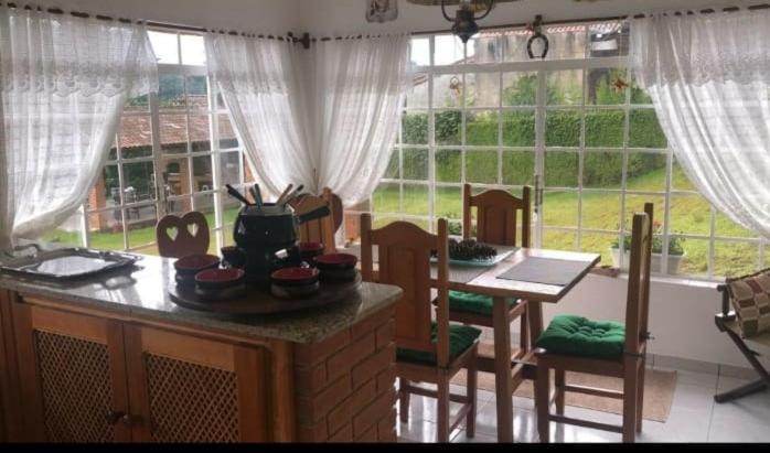 Casa Das Glicinias Perto Do Centro Villa Monte Verde  Eksteriør billede